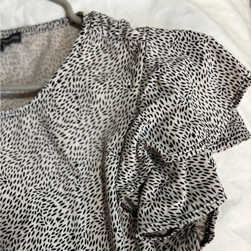 Adrianna Papell: Cute, frilly cap sleave blouse